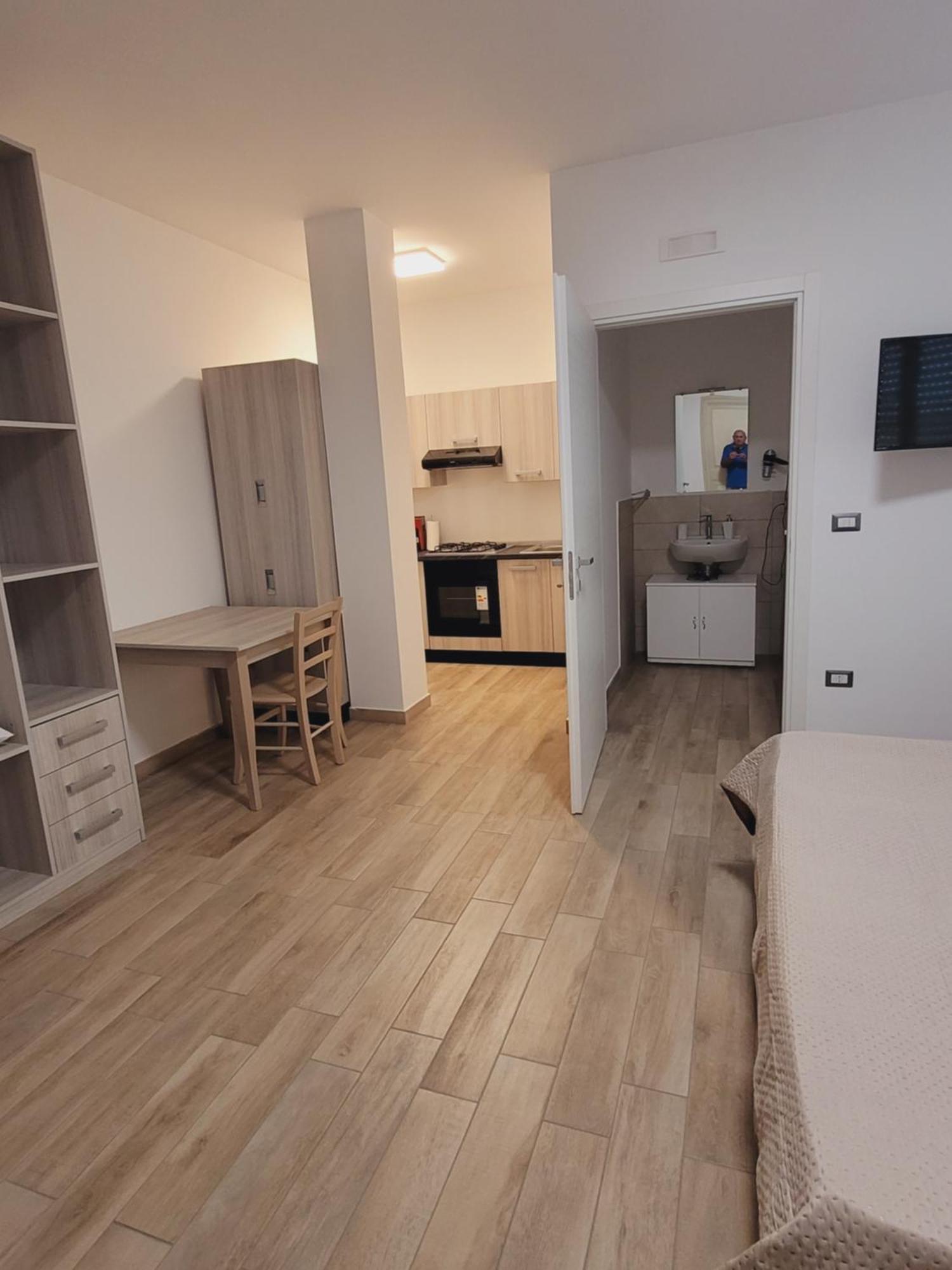 House Airport Apartment